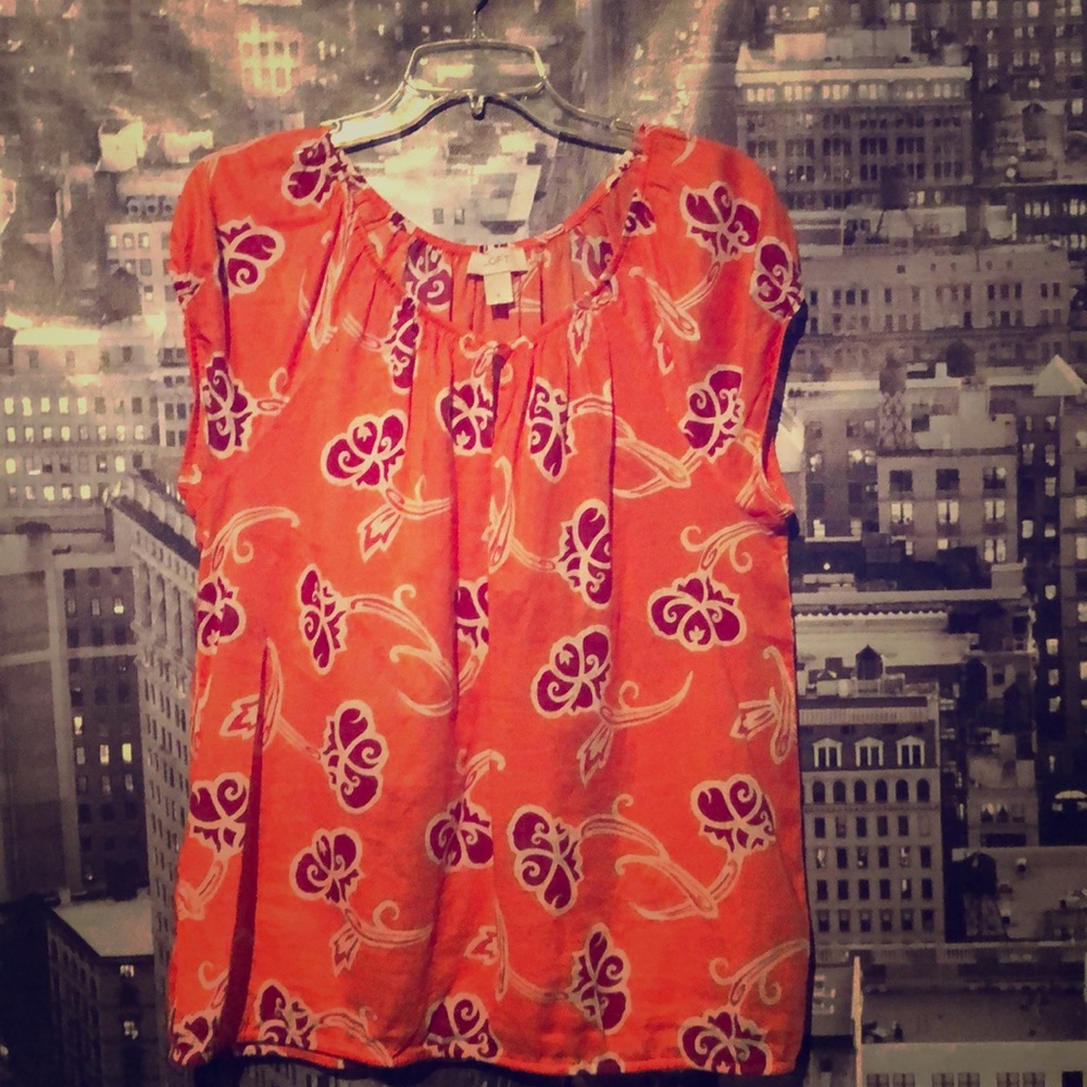 Vibrant loft top